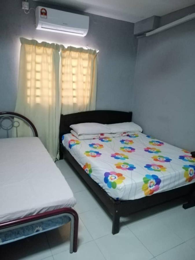 Homestay Perpaduan, Taman Bercham Raya Ulu Kinta Ipoh Perak Kampong Batu Lapan  Exterior photo